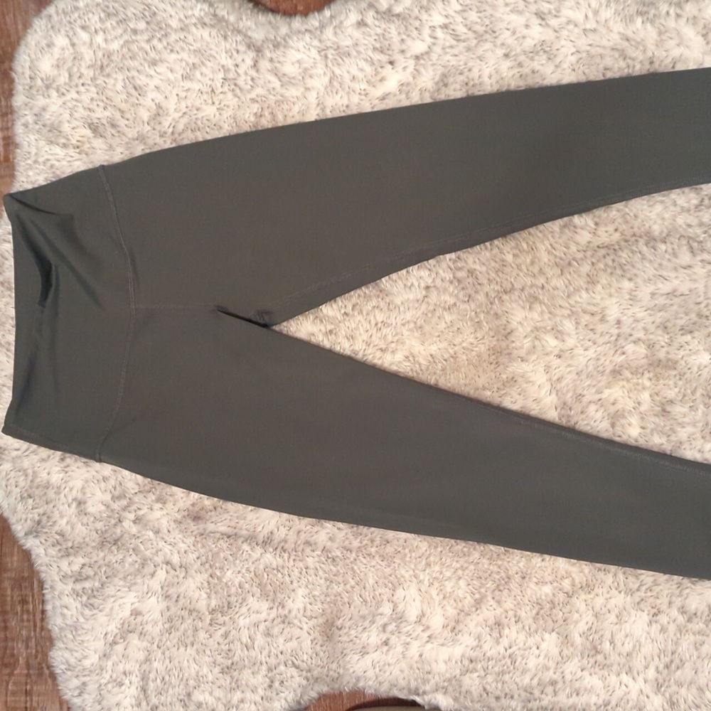 Beyond Yoga Leggings in Gray.  Missing size tag, but fit like Size S